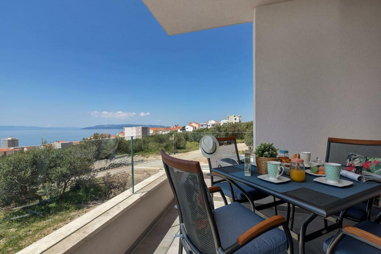 Charming Apartment Tissa With Sea View Makarska Exterior photo
