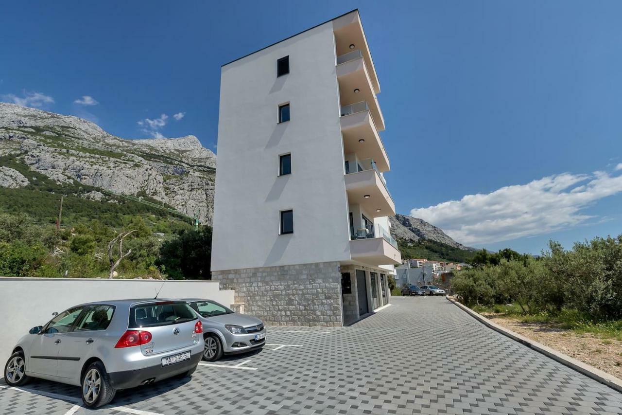 Charming Apartment Tissa With Sea View Makarska Exterior photo